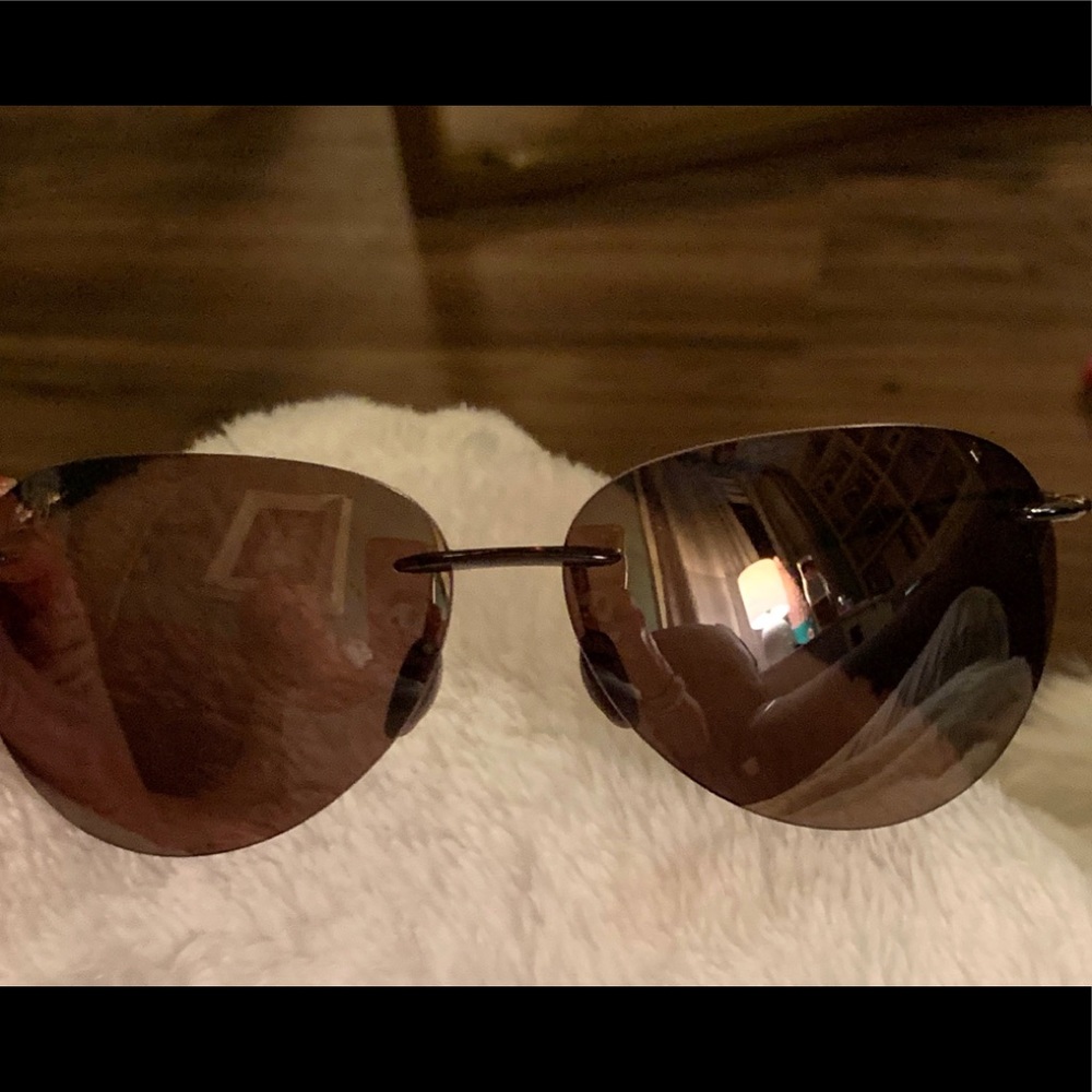 Maui Jim’s sunglasses. Like new!